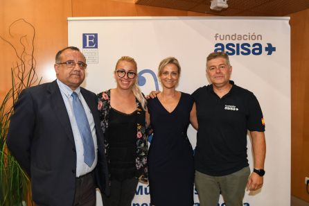 Jorge Crivillés, junto a la concejala de deportes del Ayto. Alicante, Marisa Gayo Jorge Crivillés, junto a la concejala de deportes del Ayto. Alicante, Marisa Gayo