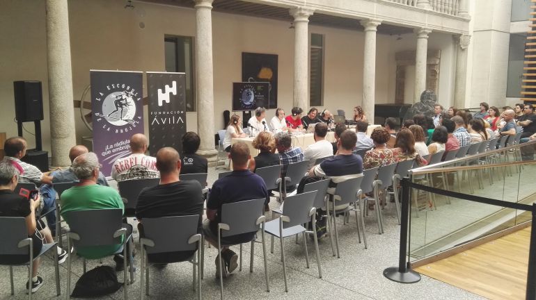 Grabación del programa La Escóbula de la Brújula en el Palacio de los Serrano. Grabación del programa La Escóbula de la Brújula en el Palacio de los Serrano.