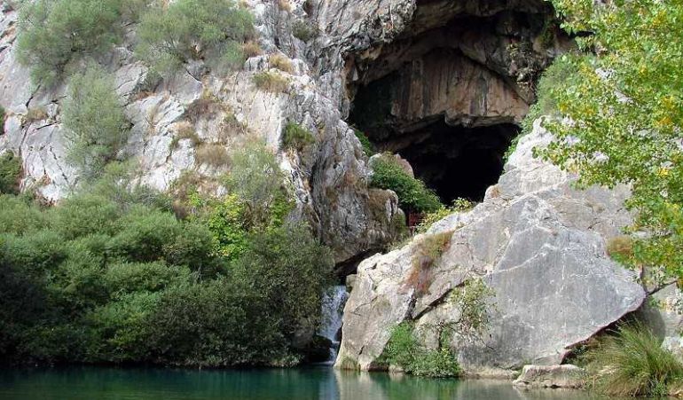 Entorno de la Cueva del Gato. Entorno de la Cueva del Gato.