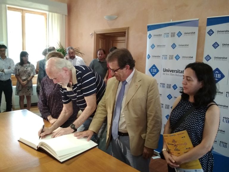 El premio Nobel de Física Barry Barish asegura que el equipo de la UIB ha sido fundamental en su proyecto El premio Nobel de Física Barry Barish asegura que el equipo de la UIB ha sido fundamental en su proyecto