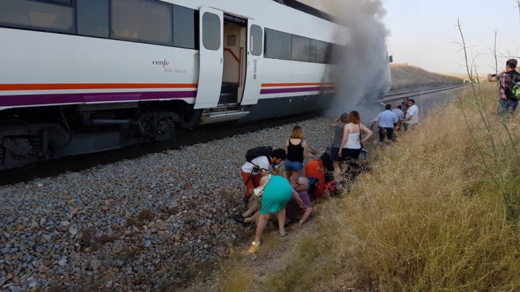 Arde un tren que viajaba de Extremadura a Madrid