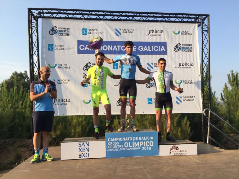 Saúl López, campeón de galicia Elite y Carlos Canal y Andrea García,campeones Gallegos. Saúl López, campeón de galicia Elite y Carlos Canal y Andrea García,campeones Gallegos.