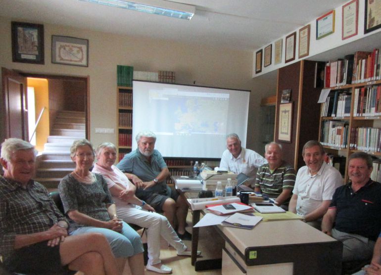 Asistentes a la reunión Asistentes a la reunión