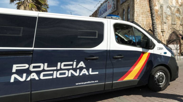 Detenido en Salamanca por tener a sus dos hijos pequeños en estado de abandono: Detenido por tener a sus dos hijos pequeños en estado de abandono Detenido en Salamanca por tener a sus dos hijos pequeños en estado de abandono: Detenido por tener a sus dos hijos pequeños en estado de abandono