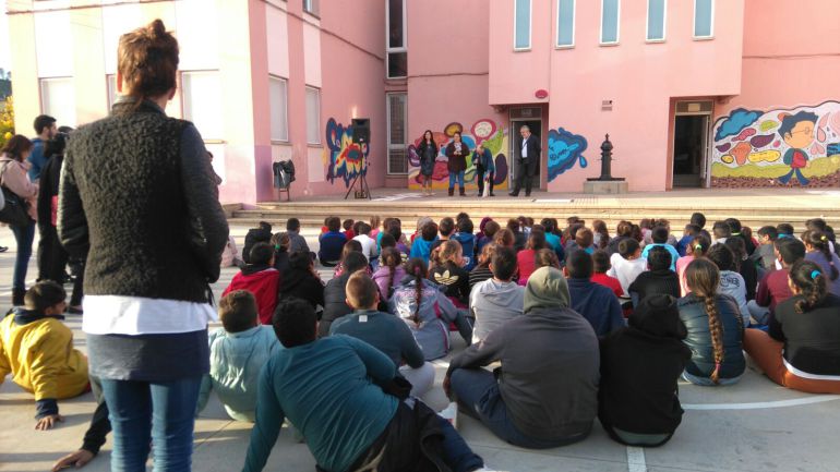 El pati de l'escola d'infantil i primària de Font de la Pólvora de Girona El pati de l'escola d'infantil i primària de Font de la Pólvora de Girona