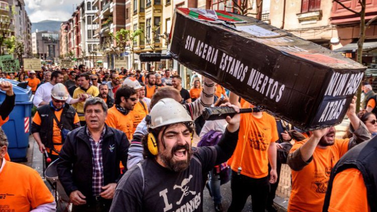 Productos Tubulares propone traslados y reducir los salarios un 25%