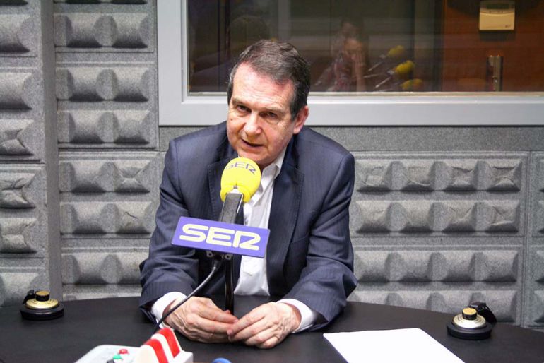 El alcalde de Vigo durante la entrevista en Radio Vigo El alcalde de Vigo durante la entrevista en Radio Vigo