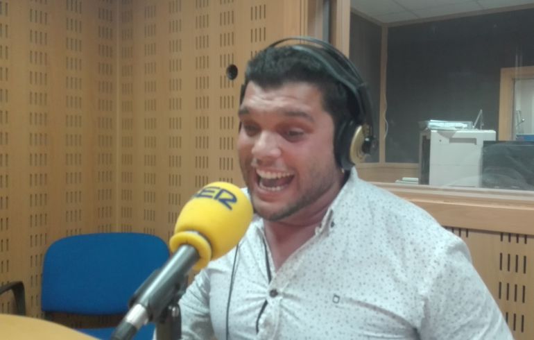 Daniel Castro ejecutando un cante en SER Flamencos Daniel Castro ejecutando un cante en SER Flamencos