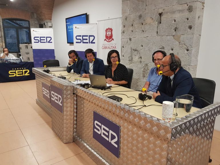 Un momento del programa Hora 25 en Gibraltar Un momento del programa Hora 25 en Gibraltar