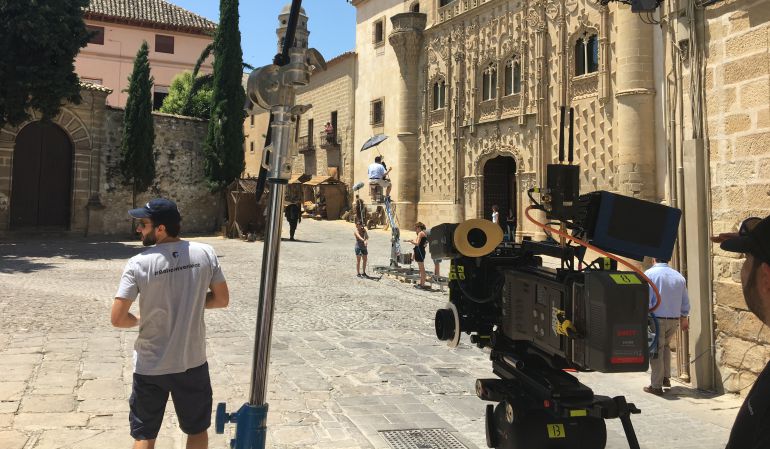 La plaza de la Santa Cruz de Baeza acoge el rodaje de la tvmovie 'Lope enamorado' La plaza de la Santa Cruz de Baeza acoge el rodaje de la tvmovie 'Lope enamorado'