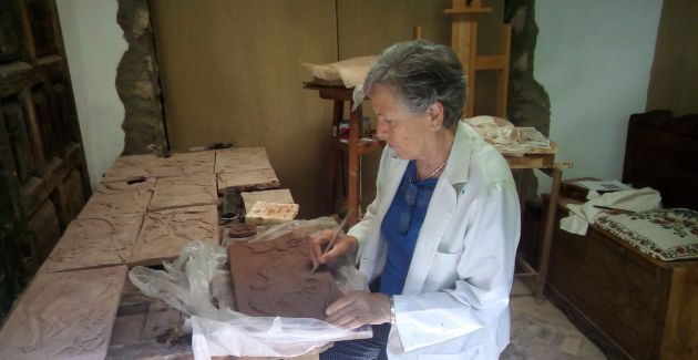 Marisa Chico en su taller de escultura. Marisa Chico en su taller de escultura.