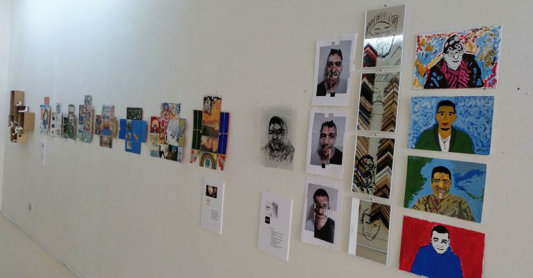 'LA CARPETA' "Art, emoció i inclusió" Una exposició realitzada per un grup de persones que atén la Fundació Arrels Sant Ignasi: 'LA CARPETA' "Art, emoció i inclusió" Una exposició realitzada per un grup de persones que atén la Fundació Arrels Sant Ignasi 'LA CARPETA' "Art, emoció i inclusió" Una exposició realitzada per un grup de persones que atén la Fundació Arrels Sant Ignasi: 'LA CARPETA' "Art, emoció i inclusió" Una exposició realitzada per un grup de persones que atén la Fundació Arrels Sant Ignasi