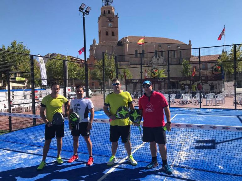 Participantes en el Torneo de Pádel disputado el pasado verano en Medina del Campo Participantes en el Torneo de Pádel disputado el pasado verano en Medina del Campo