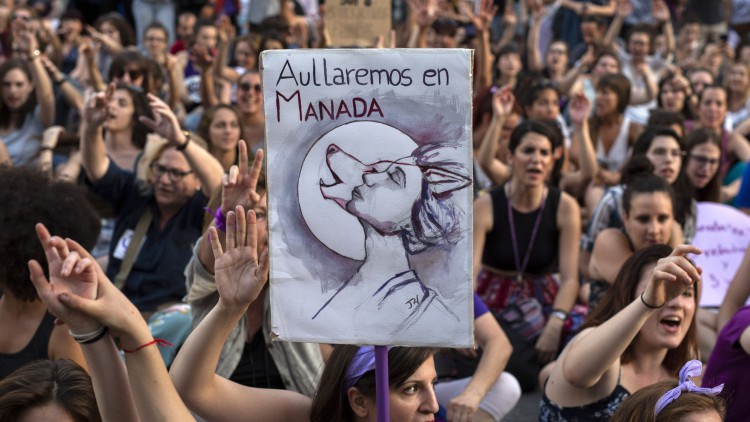 Hay que usar el periodismo para hacer un recorrido de ficción