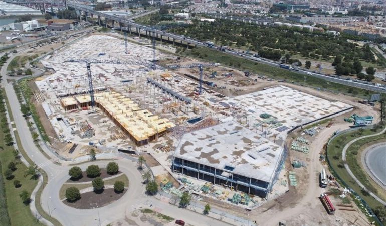 Lar España logra 98,5 millones de euros para financiar el complejo comercial Palmas Altas Lar España logra 98,5 millones de euros para financiar el complejo comercial Palmas Altas