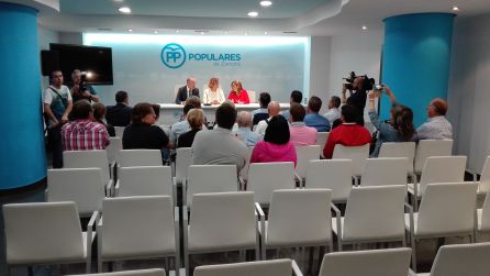 Poca asistencia al acto político en defensa de la candidatura de Maria Dolores de Cospedal Poca asistencia al acto político en defensa de la candidatura de Maria Dolores de Cospedal