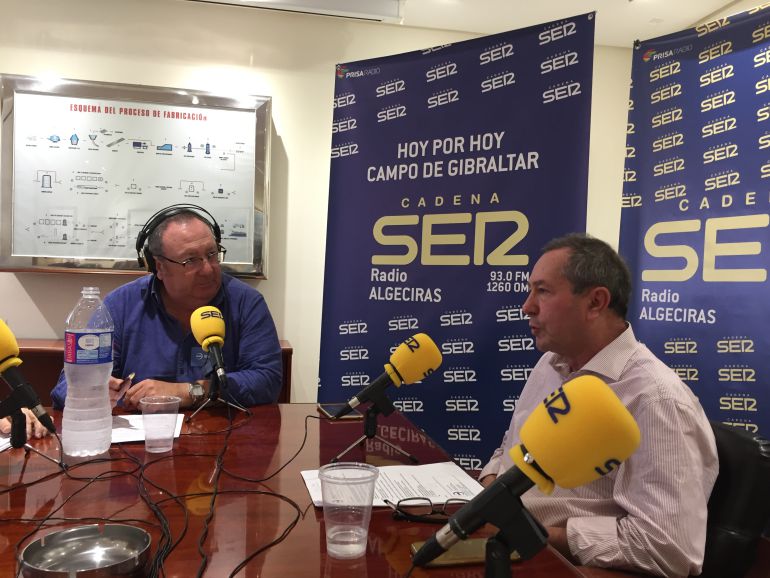 Antonio Moreno, director de ACERINOX, durante su intervención en el programa especial realizado desde las oficinas de la empresa. Antonio Moreno, director de ACERINOX, durante su intervención en el programa especial realizado desde las oficinas de la empresa.