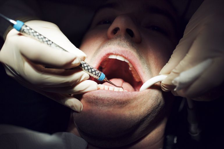 Salud inspeccionó la clínica iDental en Cobatillas ante una decena de quejas de pacientes Salud inspeccionó la clínica iDental en Cobatillas ante una decena de quejas de pacientes