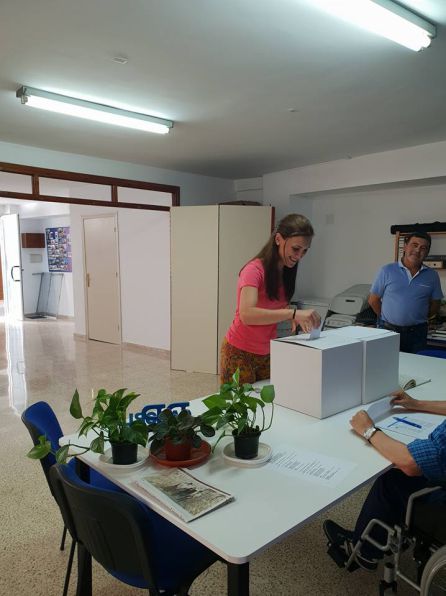 Maria José Lara vota en la sede del PP cazorleño Maria José Lara vota en la sede del PP cazorleño