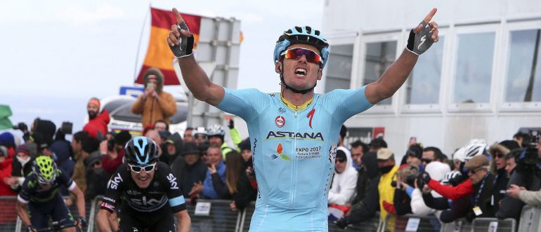 Luis León Sánchez abandona el Tour en ambulancia Luis León Sánchez abandona el Tour en ambulancia