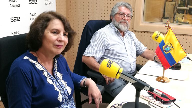 La expresidenta de Ecuador, Rosalía Arteaga, y el cónsul de Ecuador en Alicante, Gonzalo Rueda La expresidenta de Ecuador, Rosalía Arteaga, y el cónsul de Ecuador en Alicante, Gonzalo Rueda