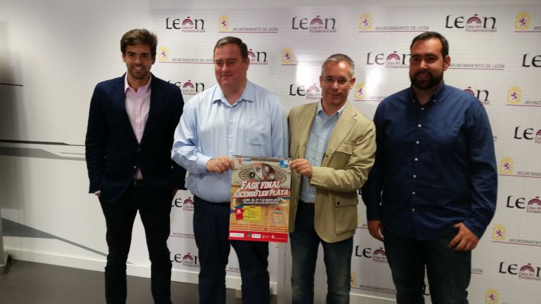 Miguel Ángel Rodríguez (segundo por la izquierda) confirmó la presencia de Agustinos en Liga Eba Miguel Ángel Rodríguez (segundo por la izquierda) confirmó la presencia de Agustinos en Liga Eba