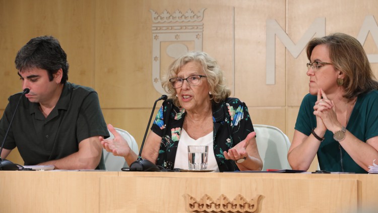 El PSOE sella un acuerdo presupuestario con Carmena para “mejorar” Madrid