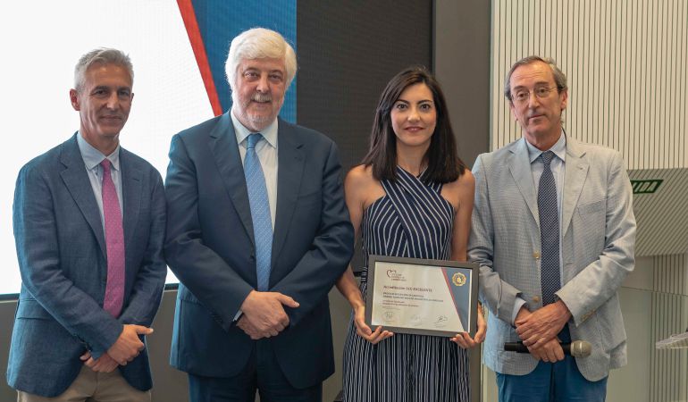 De izq. a drcha.: Dr. Francisco Ruiz Mateas, coordinador de SEC-Excelente; Dr. Andrés Íñiguez, presidente anterior de la Sociedad Española de Cardiología; Dr. Carmen Durán Torralba, responsable de la Unidad de Insuficiencia Cardiaca del Hospital Alto Guadalquivir; y Dr. Manuel Anguita, presidente de la Sociedad Española de Cardiología. De izq. a drcha.: Dr. Francisco Ruiz Mateas, coordinador de SEC-Excelente; Dr. Andrés Íñiguez, presidente anterior de la Sociedad Española de Cardiología; Dr. Carmen Durán Torralba, responsable de la Unidad de Insuficiencia Cardiaca del Hospital Alto Guadalquivir; y Dr. Manuel Anguita, presidente de la Sociedad Española de Cardiología.