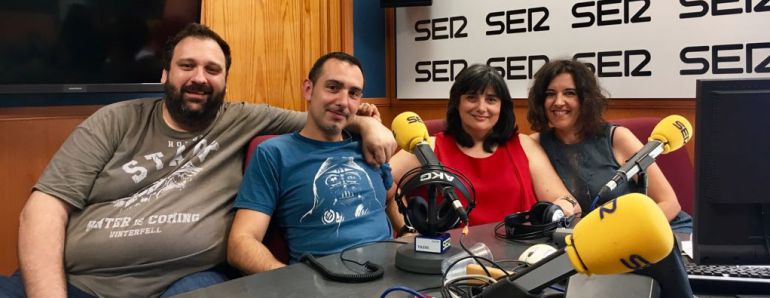 Rubén Caballero, Gabriel Rodriguez, María José Ruiz, y Atantxa Castaño. Equipo de Ciencia a la Carta Rubén Caballero, Gabriel Rodriguez, María José Ruiz, y Atantxa Castaño. Equipo de Ciencia a la Carta