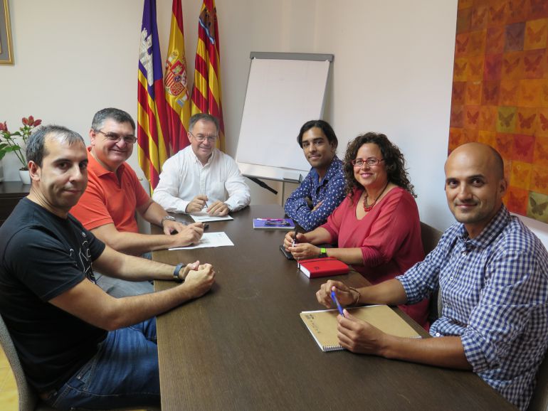 Un momento durante la reunión Un momento durante la reunión