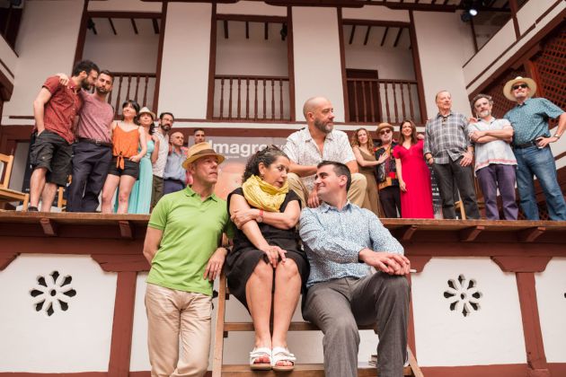 Actores y actrices de la Compañía Nacional de Teatro Clásico posando en el Corral de Comedias Actores y actrices de la Compañía Nacional de Teatro Clásico posando en el Corral de Comedias