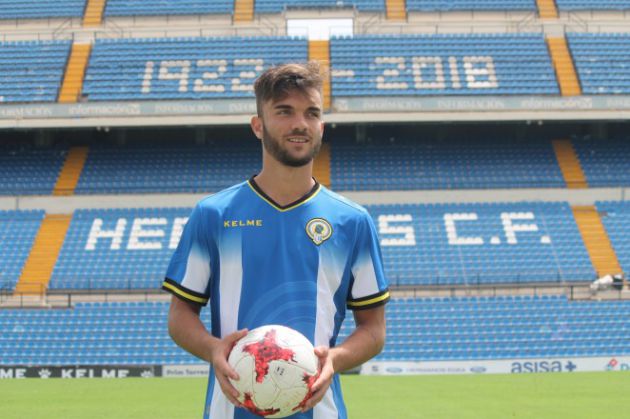 El Hércules presenta a Álvaro Pérez y renueva a Pol Bueso El Hércules presenta a Álvaro Pérez y renueva a Pol Bueso