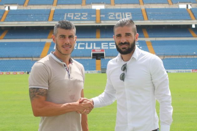 El Hércules presenta a Álvaro Pérez y renueva a Pol Bueso El Hércules presenta a Álvaro Pérez y renueva a Pol Bueso