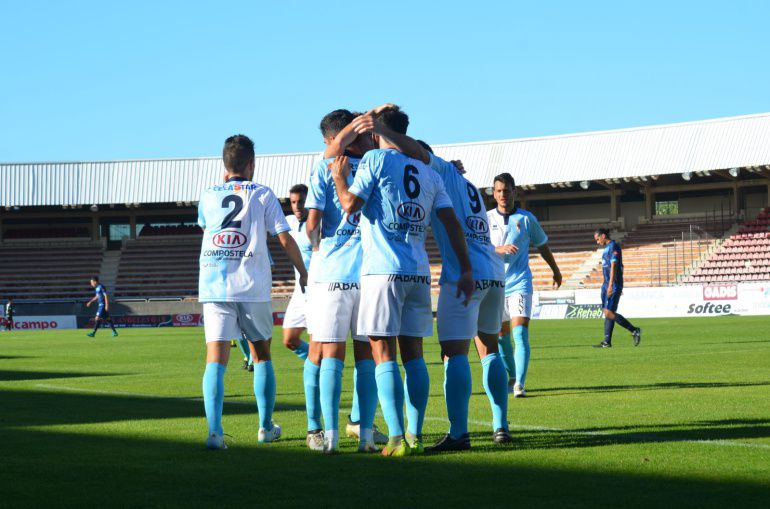 EL S.D. Compostela presenta la campaña de abonos para la temporada 18/19 EL S.D. Compostela presenta la campaña de abonos para la temporada 18/19