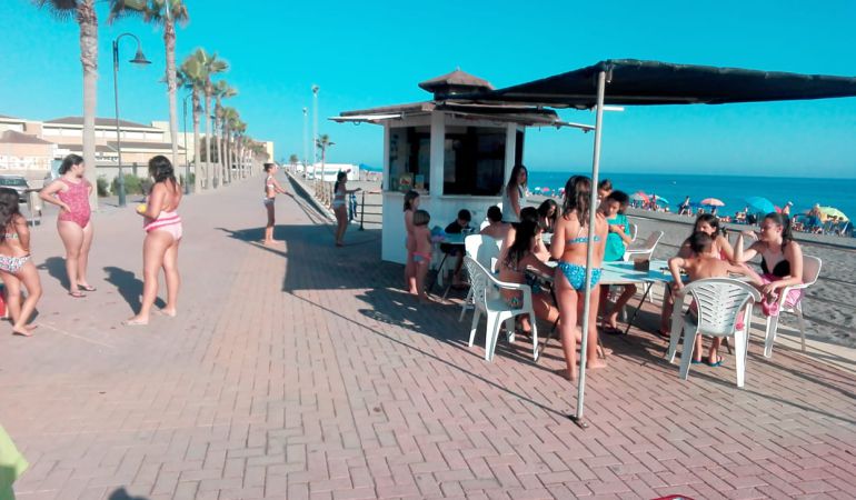 Programa 'Yo leo' en las playas de Adra. Programa 'Yo leo' en las playas de Adra.