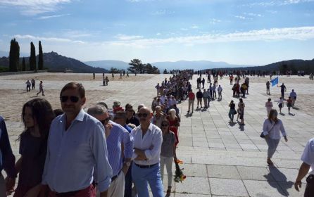 Manifestantes acuden al Valle de los Caídos Manifestantes acuden al Valle de los Caídos