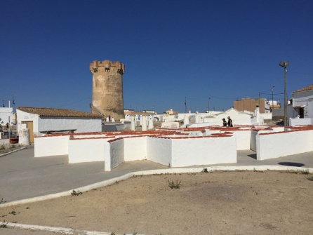 Entorno de las cuevas y torre de Paterna donde se grabarán algunas escenas de "Dolor y gloria" Entorno de las cuevas y torre de Paterna donde se grabarán algunas escenas de "Dolor y gloria"