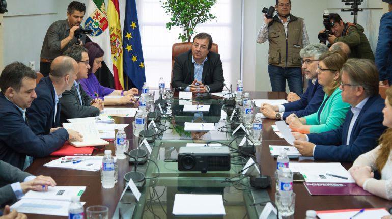 Pacto por el ferrocarril de Extremadura Pacto por el ferrocarril de Extremadura