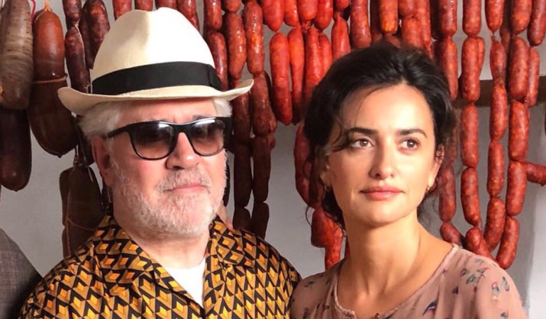 Pedro Almodóvar y Penélope Cruz durante el rodaje de "Dolor y Gloria" Pedro Almodóvar y Penélope Cruz durante el rodaje de "Dolor y Gloria"