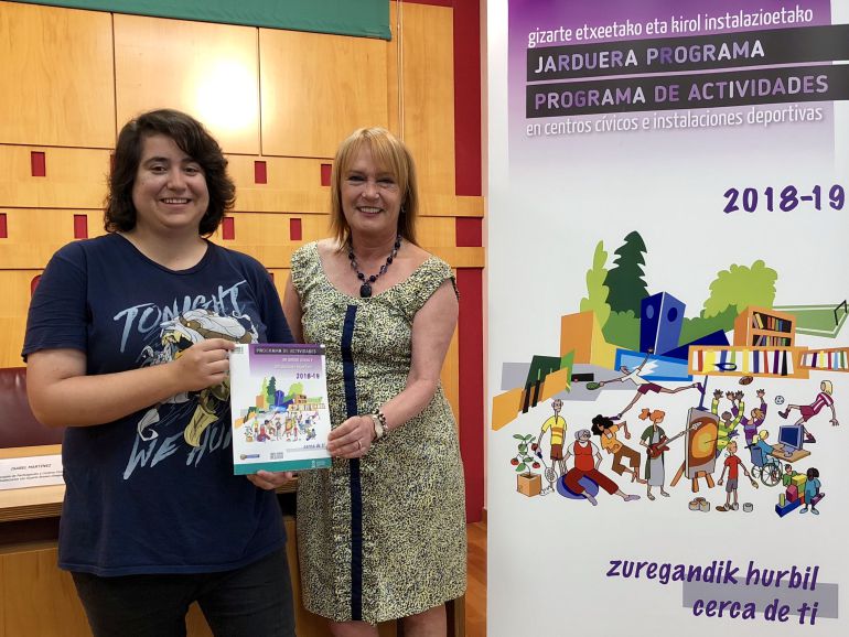 Estíbaliz Canto, concejala de Cultura, Educación y Deporte, e Isabel Martínez, concejala de Participación y Centros Cívicos Estíbaliz Canto, concejala de Cultura, Educación y Deporte, e Isabel Martínez, concejala de Participación y Centros Cívicos