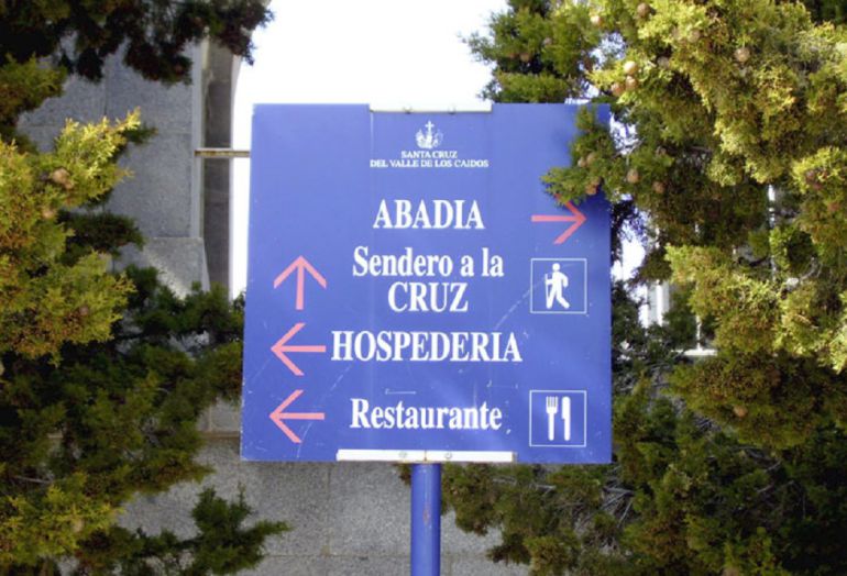 Captura de pantalla de la página de la Hospedería Santa Cruz Captura de pantalla de la página de la Hospedería Santa Cruz