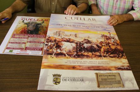 Imagen del cartel anunciador de las fiestas de 2018, es un óleo sobre tabla de Lope Tablada que representa los encierros por el campo con el castillo de fondo Imagen del cartel anunciador de las fiestas de 2018, es un óleo sobre tabla de Lope Tablada que representa los encierros por el campo con el castillo de fondo
