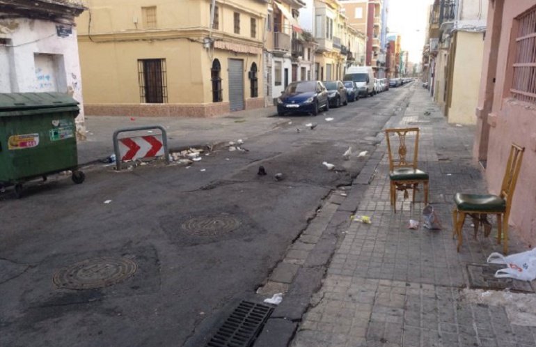 Los vecinos y vecinos denuncian que el barrio vive una situación insostenible Los vecinos y vecinos denuncian que el barrio vive una situación insostenible