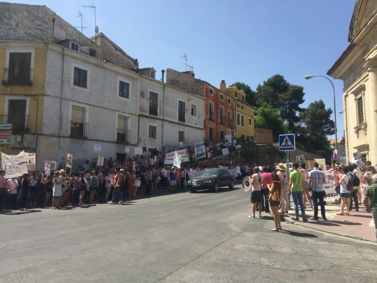 Cuenca: Unas 300 personas se manifiestan contra las macrogranjas Cuenca: Unas 300 personas se manifiestan contra las macrogranjas