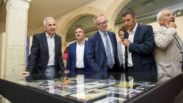 El consejero de Cultura, el delegado, el ministro, el director del CAF y el subdelegado. El consejero de Cultura, el delegado, el ministro, el director del CAF y el subdelegado.