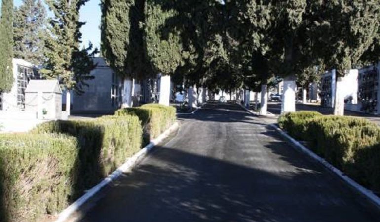 El funeral por la vecina de Arahal asesinada en el pueblo francés de Pau será este martes en la localidad El funeral por la vecina de Arahal asesinada en el pueblo francés de Pau será este martes en la localidad