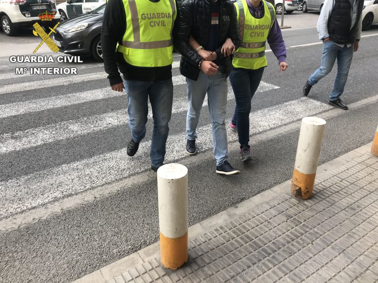 Uno de los detenidos durante el transcurso de la investigación Uno de los detenidos durante el transcurso de la investigación