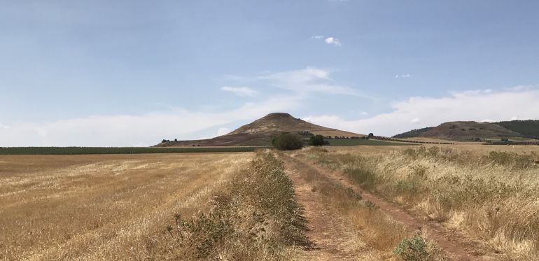 Cerro del castillo de Amasatrigo, en Campos del Paraíso (Cuenca). Cerro del castillo de Amasatrigo, en Campos del Paraíso (Cuenca).