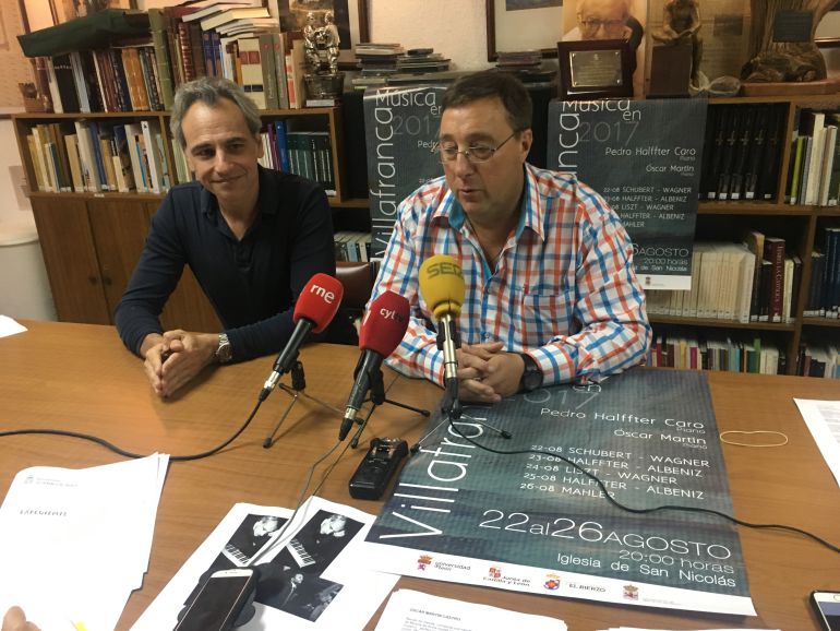 Foto de archivo: Presentación de Música en Villafranca 2017 Foto de archivo: Presentación de Música en Villafranca 2017