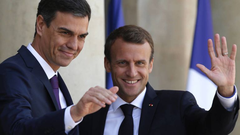 Sánchez y Macron acuerdan celebrar el 1 de octubre una ceremonia solemne sobre el fin de ETA Sánchez y Macron acuerdan celebrar el 1 de octubre una ceremonia solemne sobre el fin de ETA